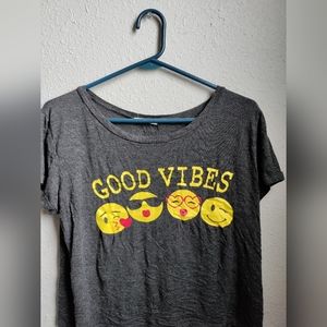 "Good Vibes" Emoji Cropped Shirt